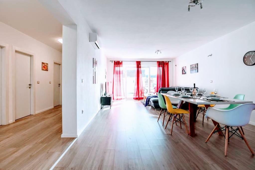 Holiday Apartments Mediterraneo Funtana Exterior photo