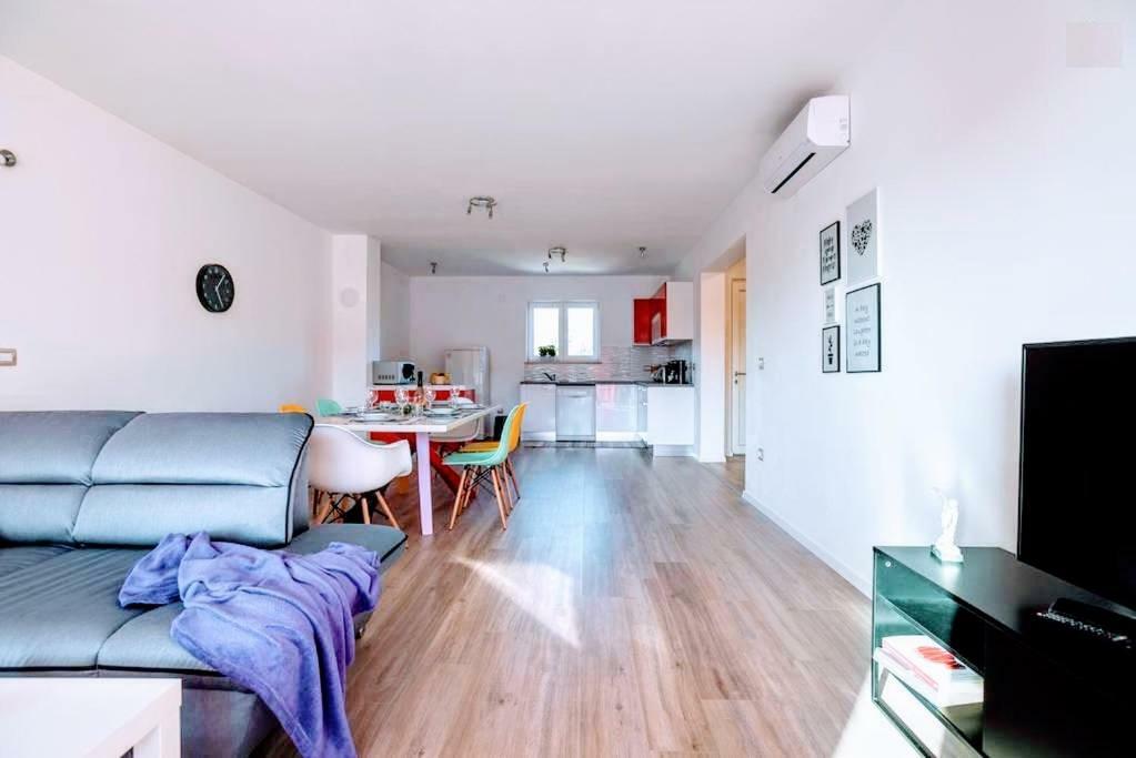 Holiday Apartments Mediterraneo Funtana Exterior photo