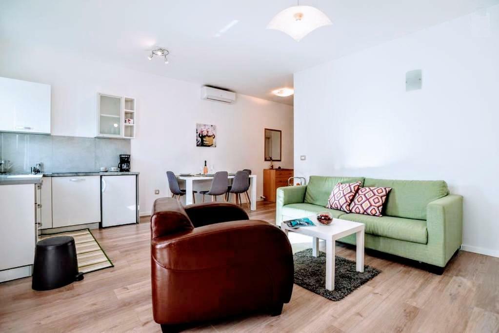 Holiday Apartments Mediterraneo Funtana Exterior photo